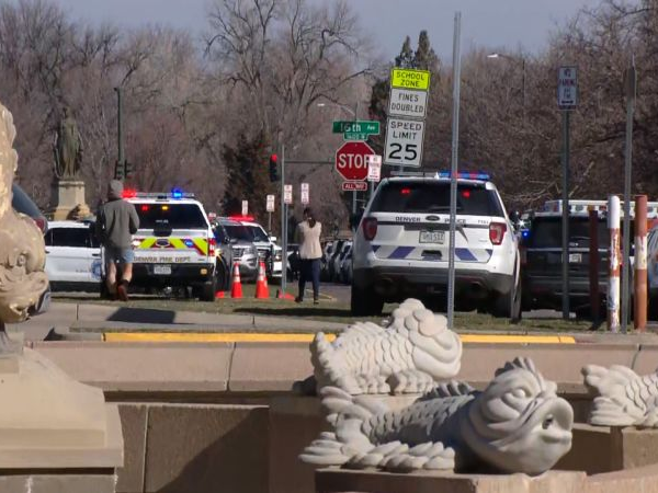 Dos personas fueron heridas en un tiroteo en una escuela de Denver
