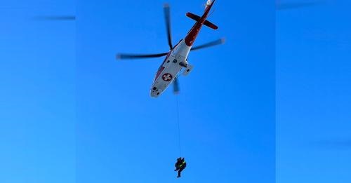 Muere una mujer en Utah tras empujar a otro escalador a un lugar seguro al partirse una columna de hielo