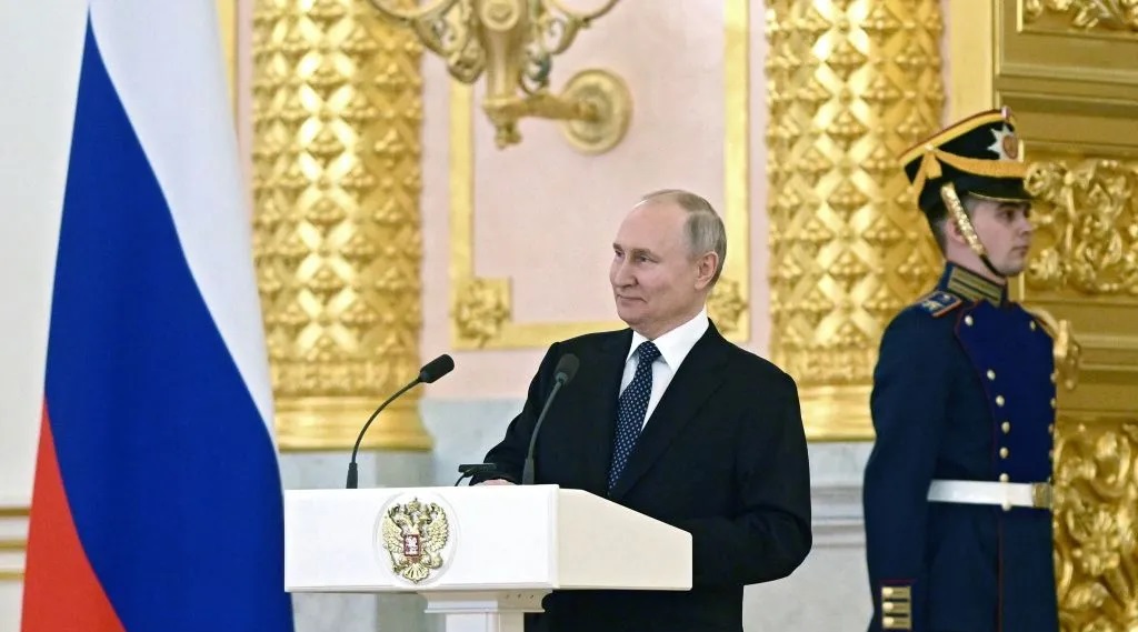 Putin dice a la embajadora de EE.UU. que el apoyo de Washington a Ucrania en 2014 es el culpable del conflicto actual