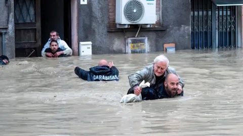 Las inundaciones en el norte de Italia causan al menos nueve muertos