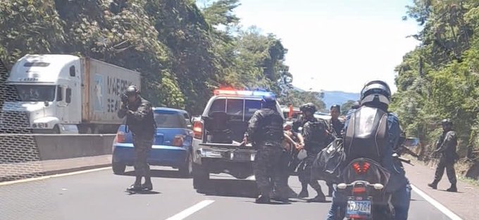 En operativo policial fueron capturados 5 sujetos que pertenecen a un grupo armado en Tepecoyo, La Libertad.