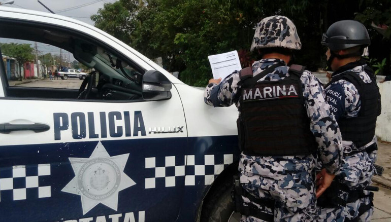 Autoridades mexicanas encuentran cuerpos desmembrados al interior de dos camionetas con mensajes del Cártel Jalisco