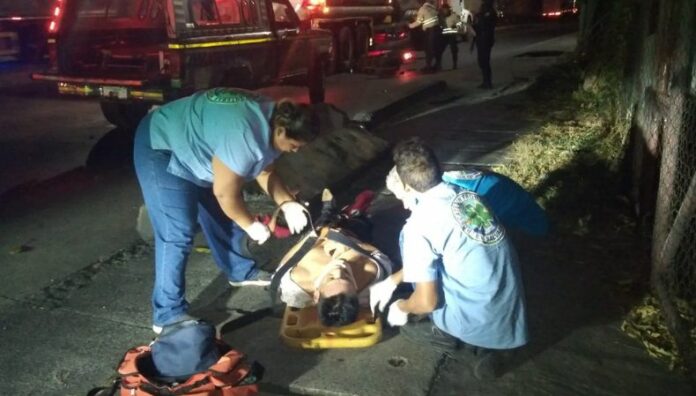 Motociclista colisionó con una pipa de combustible en Los Chorros
