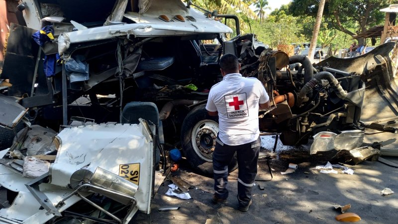 Un accidente de tránsito se registró en carretera hacia Sonsonate, dejando como resultado a un herido