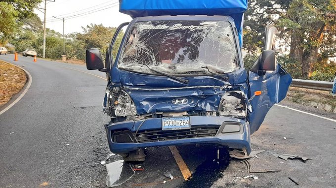 Accidente de tránsito en la carretera que de Ahuachapán conduce hacia Sonsonate