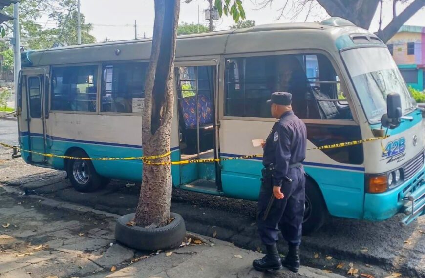 Persona fallecida en trasporte público en San Salvador