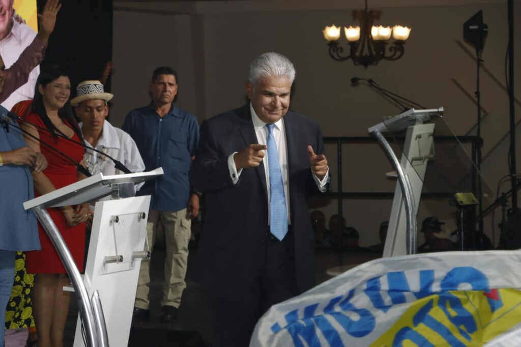 Exministro de Seguridad, José Raúl Mulino es el favorito para ganar las elecciones en Panamá.
