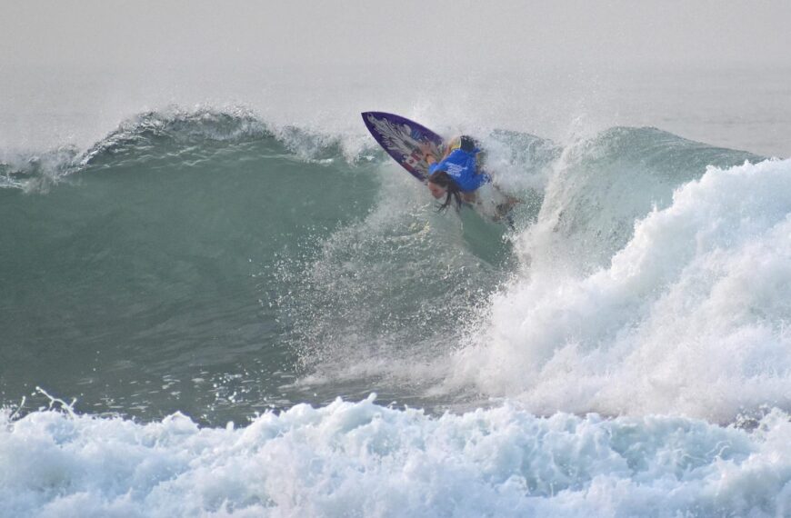 Mundial Juvenil de Surf continua en su 4 día de competencias.
