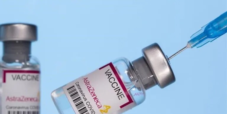 AstraZeneca retira su vacuna de covid-19 por una “disminución en la demanda”.
