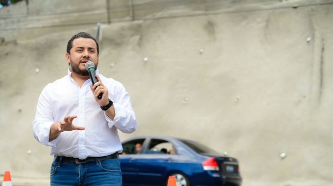 El ministro de Obras Públicas, Romeo Rodríguez, entregó obras de protección en calle a huizucar