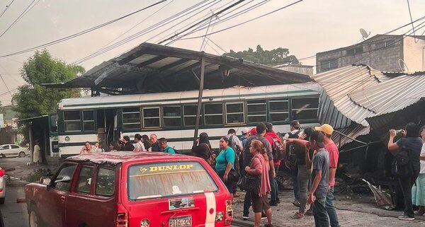 Accidente sobre la carretera a Sonsonate