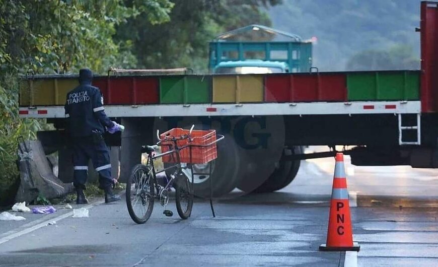 PANADERO PERDIÓ LA VIDA AL SER IMPACTADO POR UN CAMIÓN, EL LAMENTABLE HECHO SUCEDIÓ EN LA CALLE DE LOS CHORROS.