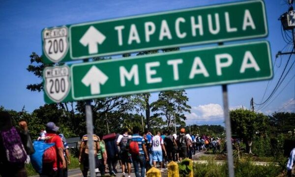 Incrementa flujo de migrantes en frontera entre Guatemala y México previo a reunión de presidentes.