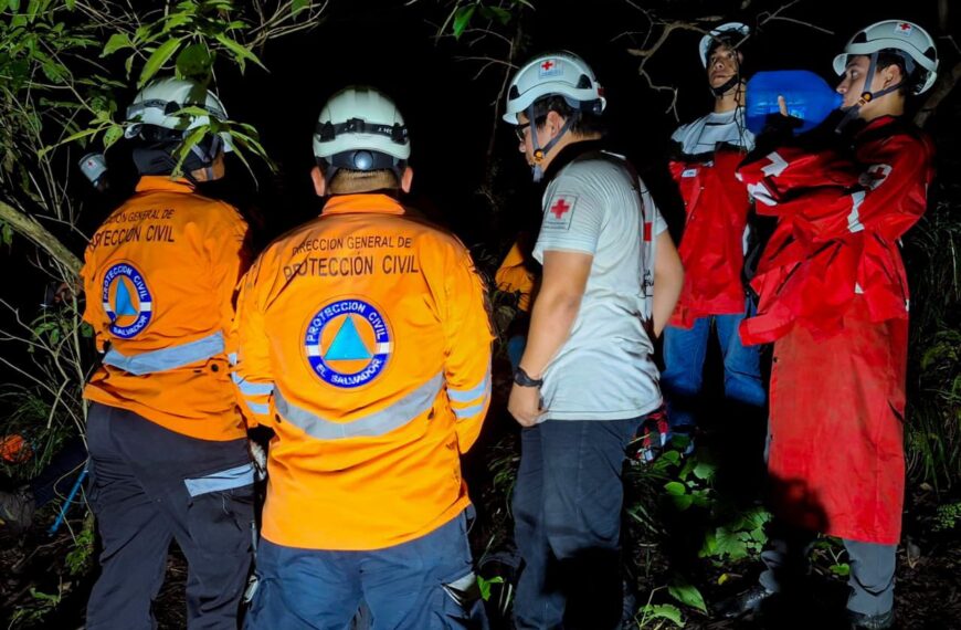 Siete personas extraviadas en volcán de Izalco ya fueron rescatadas