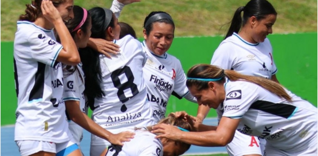 Alianza Women hizo respetar la camiseta blanca en Guatemala, al vencer 3-1 a la Liga DDeportiva y pasa aa final de la Copa UNCAF.