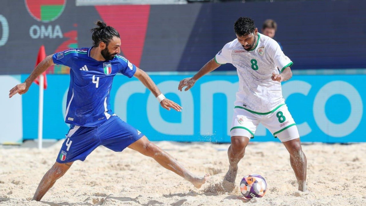 Italia venció a Omán y es líder del grupo D en el fútbol playa