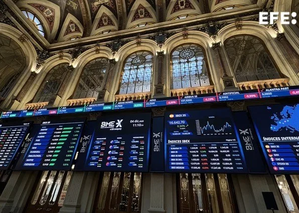 La bolsa española registra su segundo máximo histórico consecutivo con un alza del 0,72 %