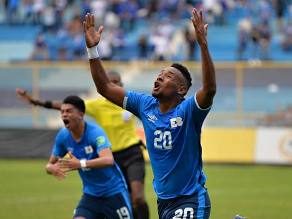 El delantero Cristian Gil, regresa a la selección de El Salvador