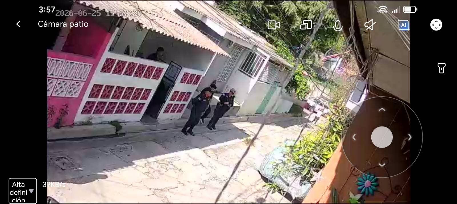 Abogado y defensor de derechos humanos Guillermo García denunció que la PNC llegó a su residencia y tomaron fotografías de su vivienda y de su vehículo.