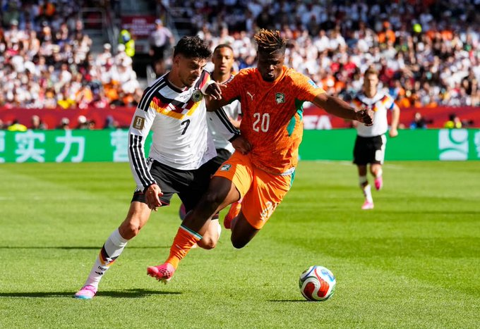 Alemania logró una agónica victoria por 2-1 frente a Costa de Marfil este sábado 20 de junio en el Toronto Stadium, asegurando así su clasificación a la siguiente ronda del Mundial 2026.