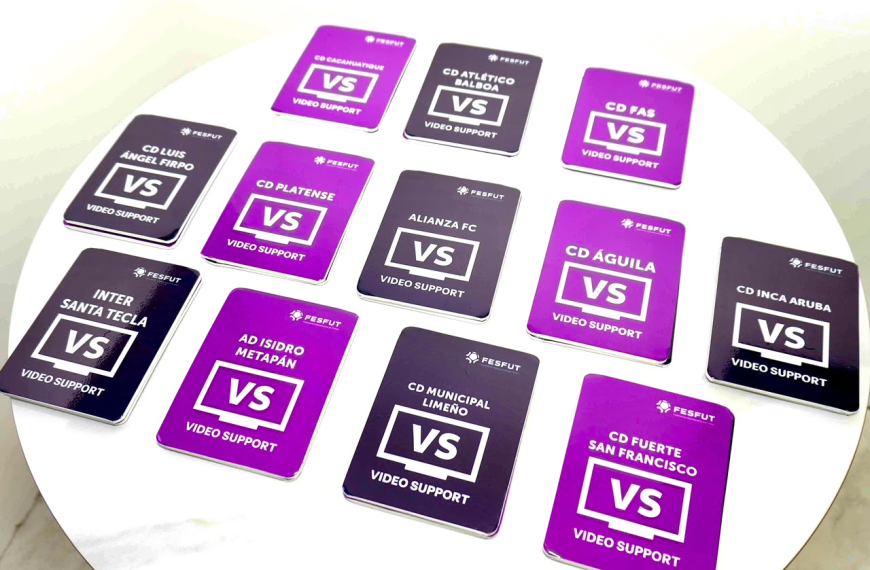 Tarjetas del Football Video Support (FVS) que la FESFUT entregará a los 12 clubes de la LMF para su utilización durante el Torneo Apertura 2026.