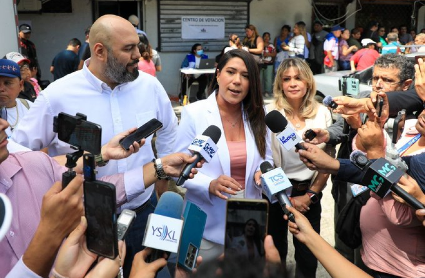 Exdiputada Mayteé Iraheta y Verónica Henríquez como su fórmula presidencial para 2027 por el partido ARENA