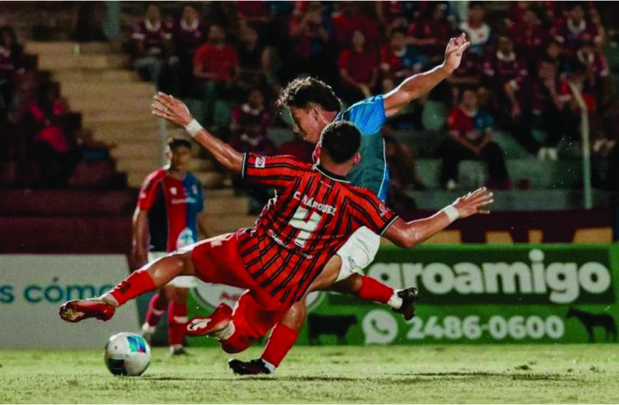 El Club Deportivo FAS se quedó con la edición 274 del Clásico Nacional al vencer por 1-0 a C.D. Águila en el Estadio Óscar Alberto Quiteño.