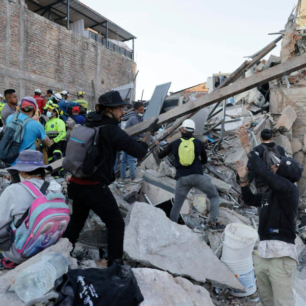 169 fallecidos y más de 600 heridos en Colombia, a causa del terremoto de magnitud 7.4
