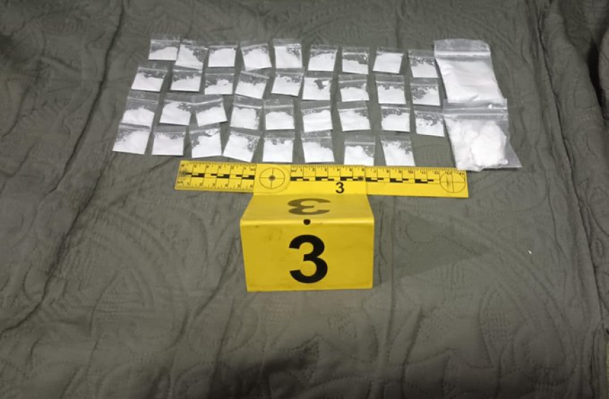 Autoridades capturan a sujeto que distribuía drogas en Santa Tecla.